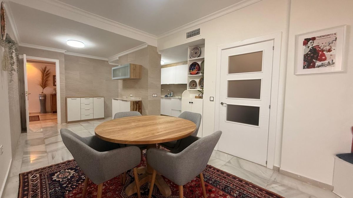 Exclusivo Apartamento de Lujo en Primera Línea de Playa en Fuengirola | Vistas Panorámicas al Mar Costa del Sol — Foto 21