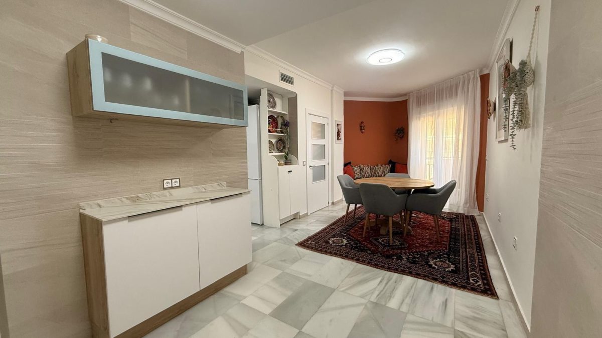 Exclusivo Apartamento de Lujo en Primera Línea de Playa en Fuengirola | Vistas Panorámicas al Mar Costa del Sol — Foto 23