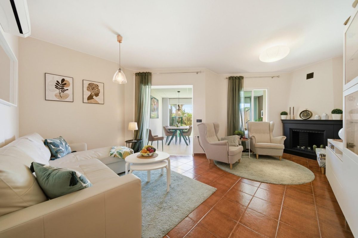 Casa adosada en venta en El Coto, Mijas | Terraza, garaje privado y piscinas comunitarias — Foto 12