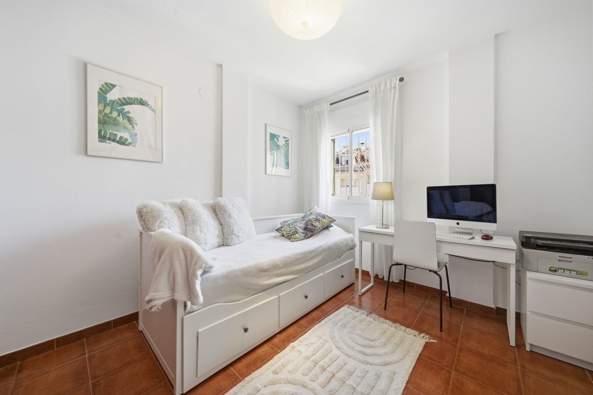 Casa adosada en venta en El Coto, Mijas | Terraza, garaje privado y piscinas comunitarias — Foto 24