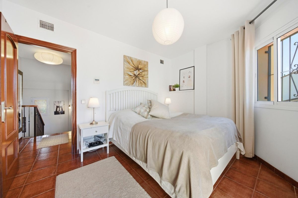 Casa adosada en venta en El Coto, Mijas | Terraza, garaje privado y piscinas comunitarias — Foto 21