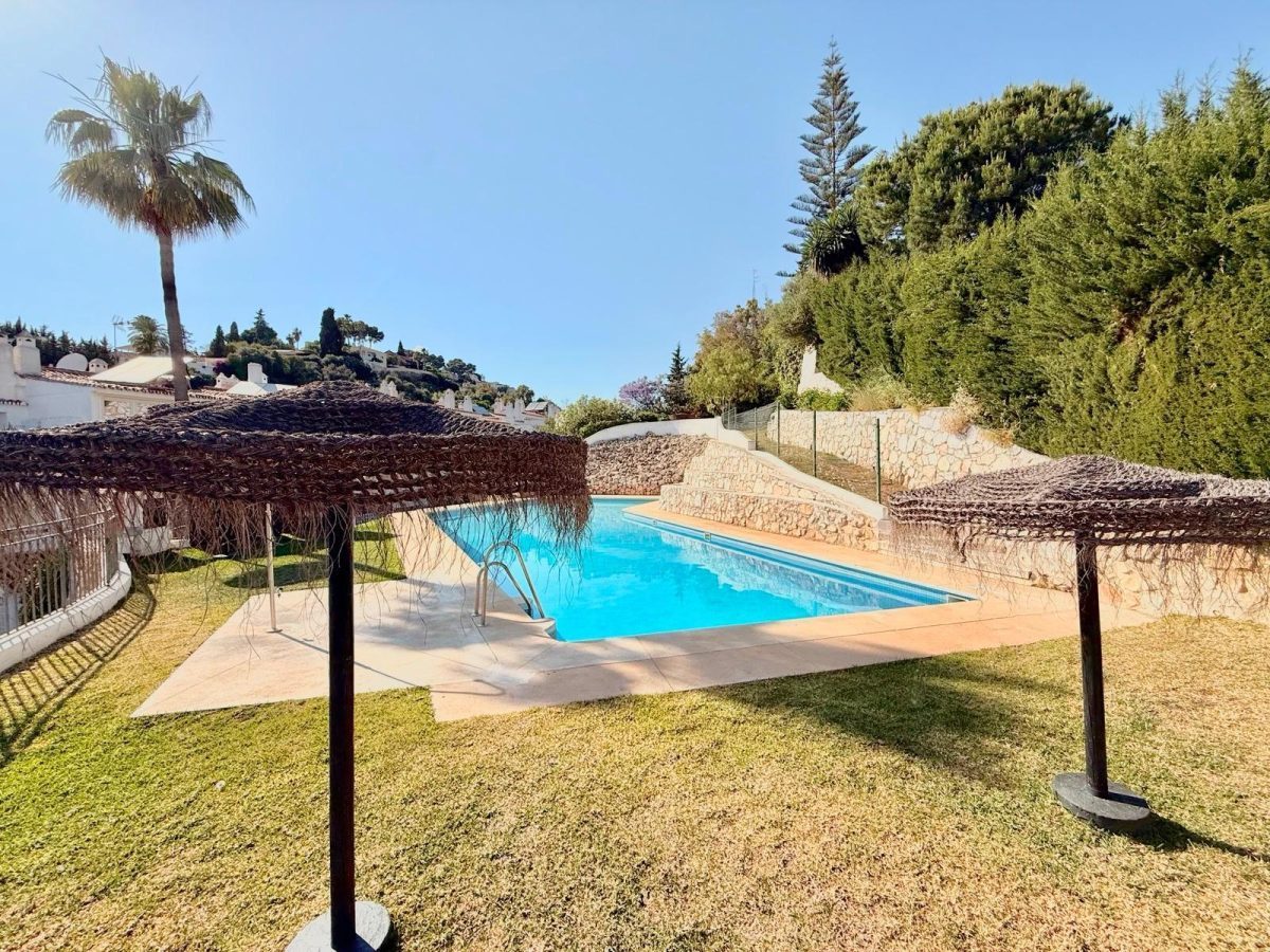 Casa adosada en venta en El Coto, Mijas | Terraza soleada, garaje privado y piscinas comunitarias en la Costa del Sol — Foto 7