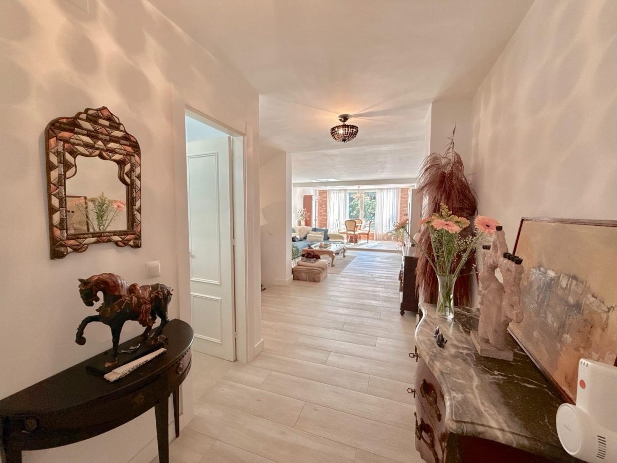 Casa adosada en venta en El Coto, Mijas | Terraza soleada, garaje privado y piscinas comunitarias en la Costa del Sol — Foto 9