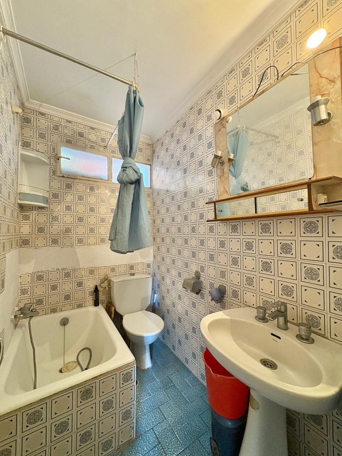 Oportunidad de inversión: piso para reformar en Fuengirola, Costa del Sol — Foto 5