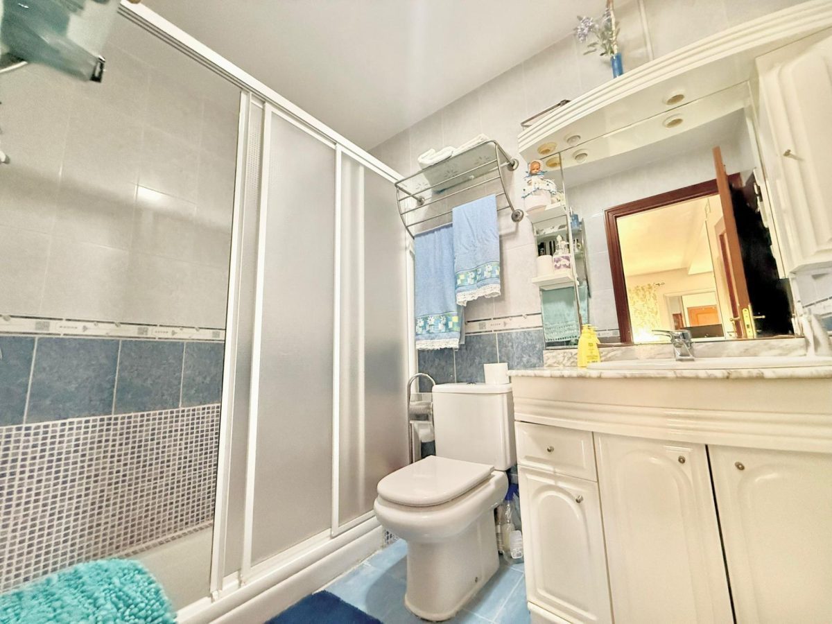 Chalet independiente en Torreblanca, Fuengirola con piscina, garaje y buhardilla | Costa del Sol — Foto 17
