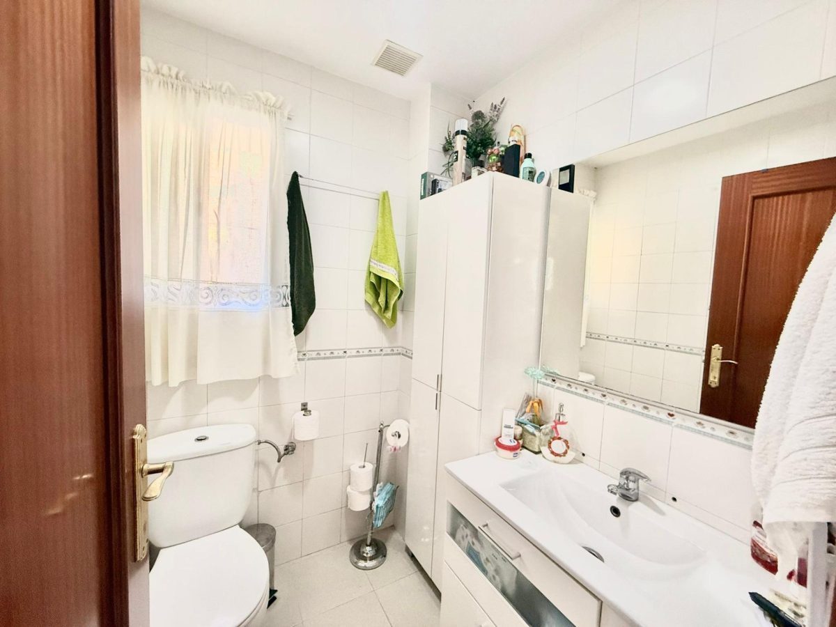 Chalet independiente en Torreblanca, Fuengirola con piscina, garaje y buhardilla | Costa del Sol — Foto 12