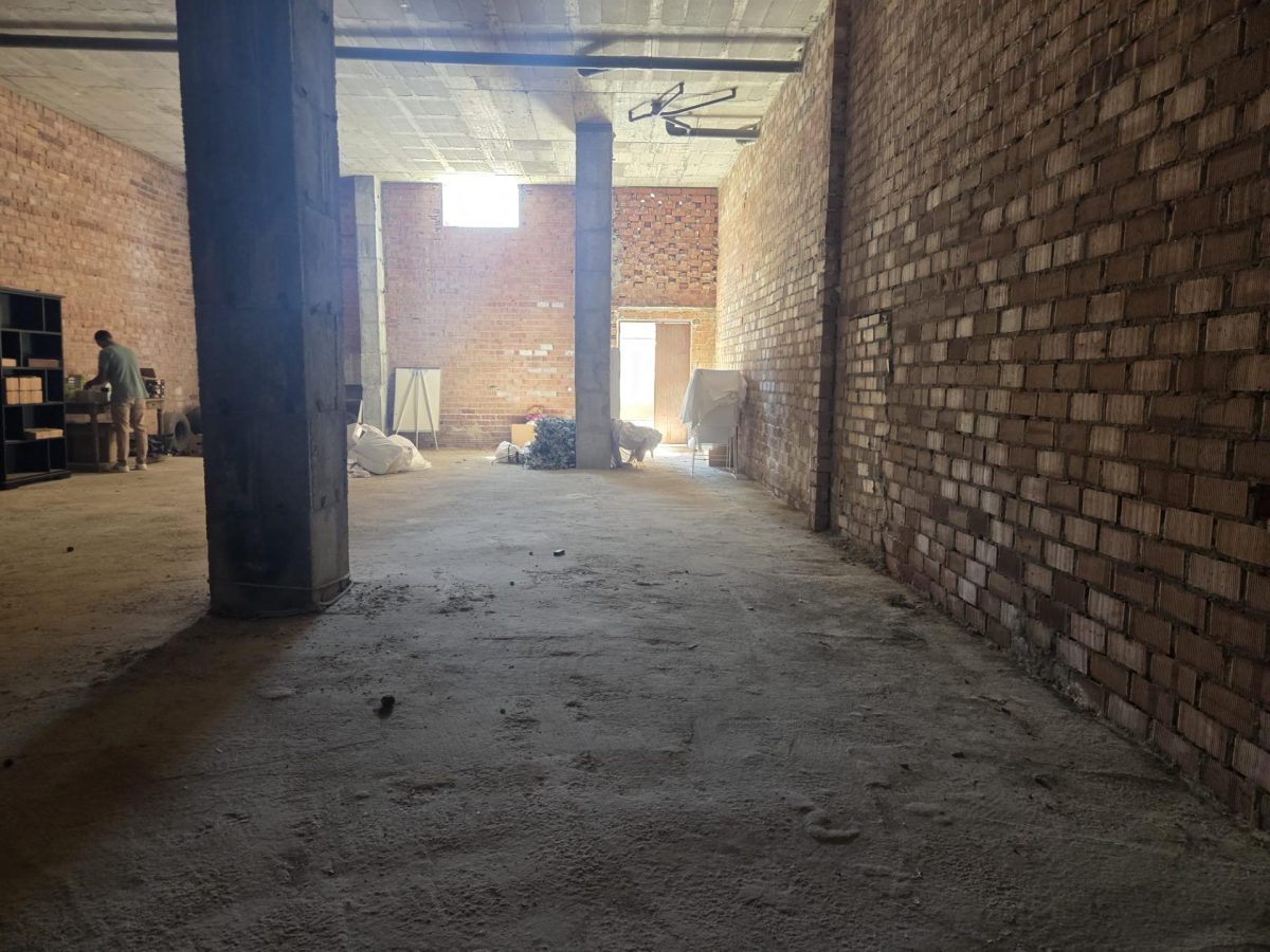 Local comercial con vado y posibilidad de cambio de uso a 2 viviendas en Fuengirola | Costa del Sol — Foto 4