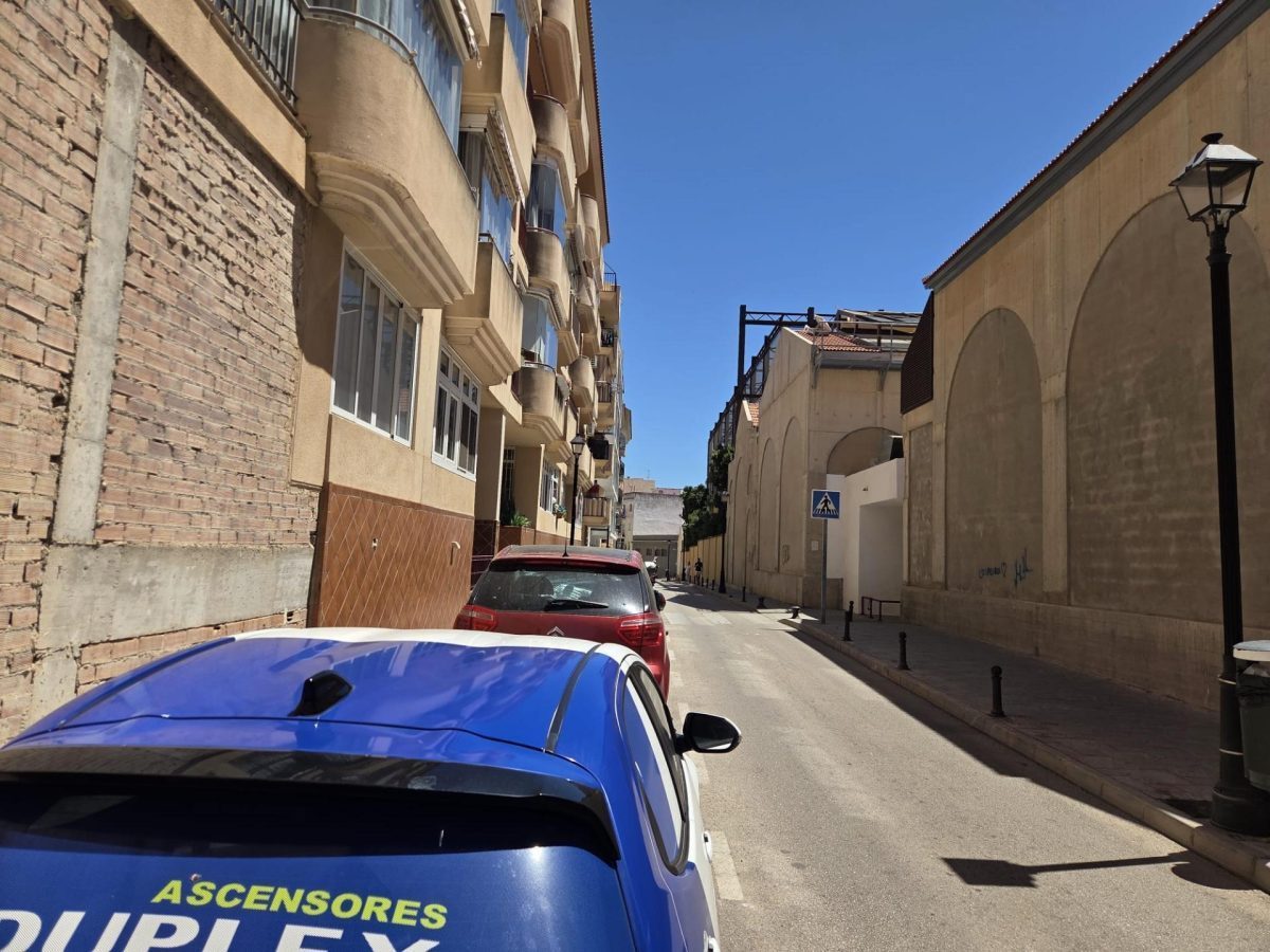 Local comercial con vado y posibilidad de cambio de uso a 2 viviendas en Fuengirola | Costa del Sol — Foto 9