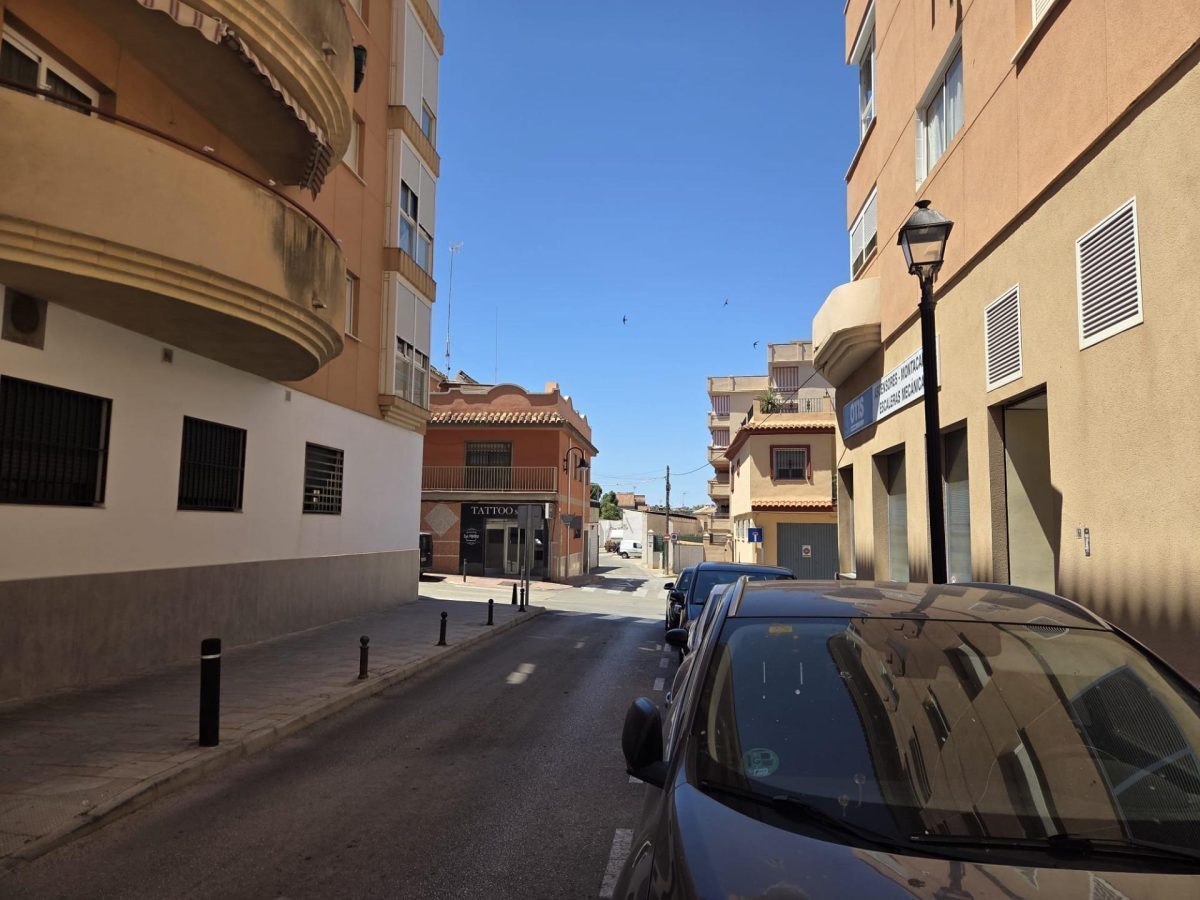Local comercial con vado y posibilidad de cambio de uso a 2 viviendas en Fuengirola | Costa del Sol — Foto 8