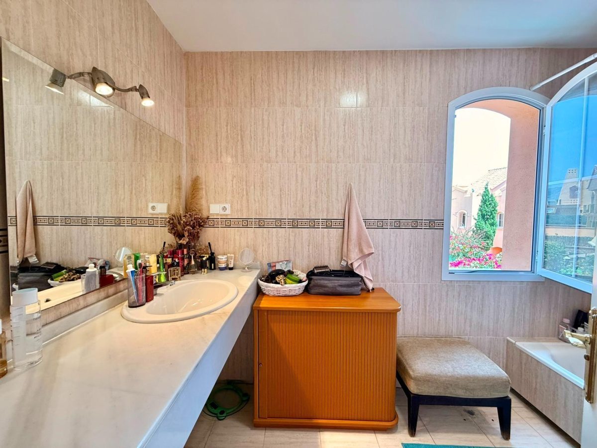 Casa Pareada en Venta en Riviera del Sol, Costa del Sol con Vistas al Mar, Piscina y Solárium — Foto 10