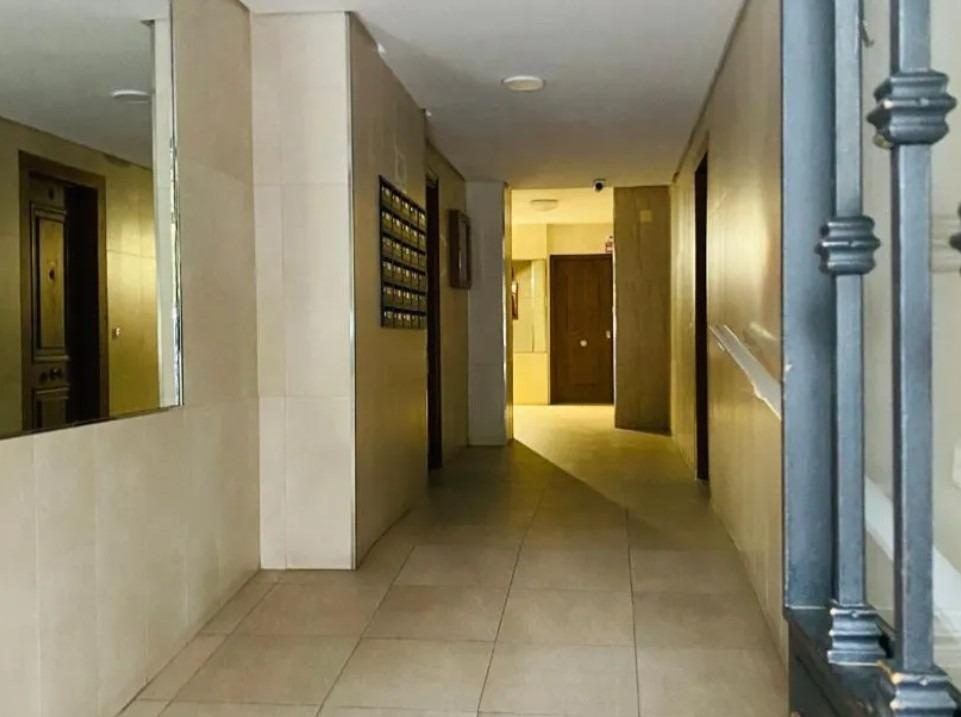 Apartamento en Planta Baja con Garaje en el Centro de Fuengirola a 500 m de la Playa — Foto 12