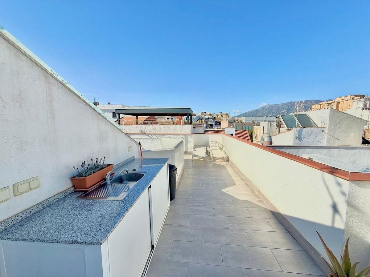 Exclusivo ático en venta en el centro de Fuengirola con espectacular terraza solárium — Foto 22