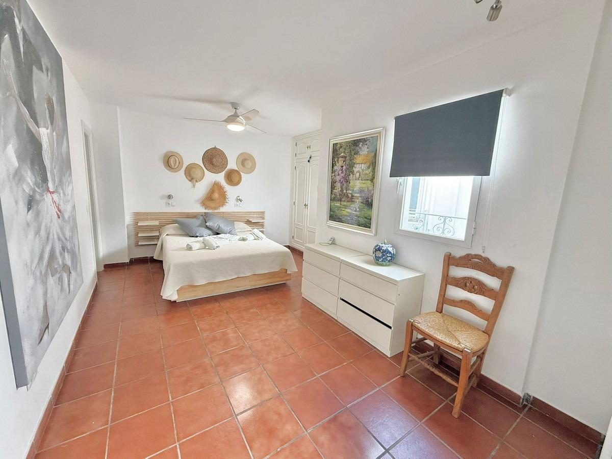 Exclusivo ático en venta en el centro de Fuengirola con espectacular terraza solárium — Foto 10