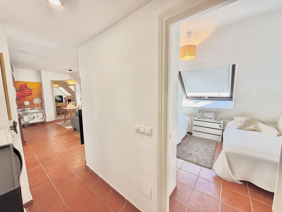 Exclusivo ático en venta en el centro de Fuengirola con espectacular terraza solárium — Foto 13