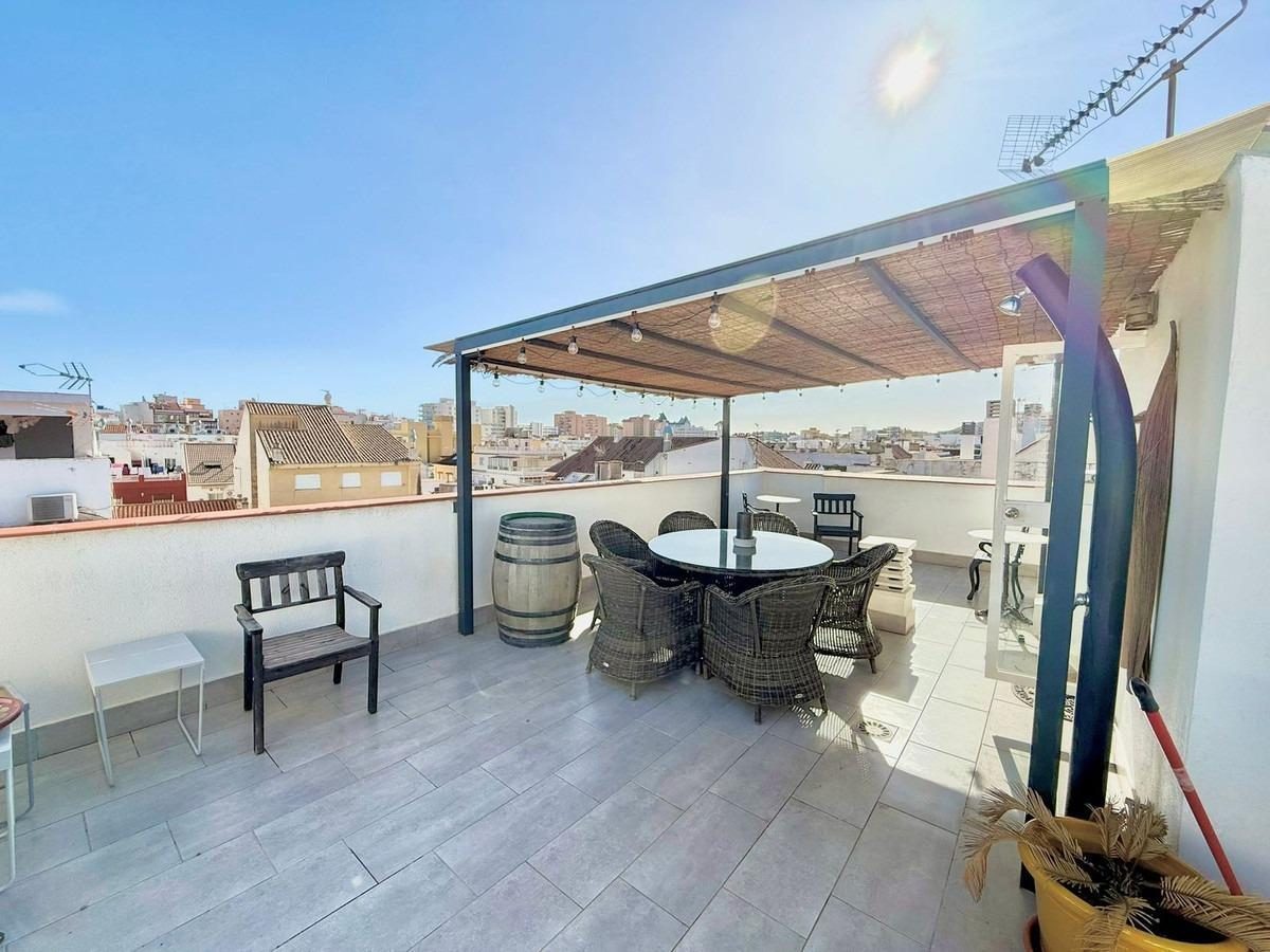 Exclusivo ático en venta en el centro de Fuengirola con espectacular terraza solárium — Foto 18