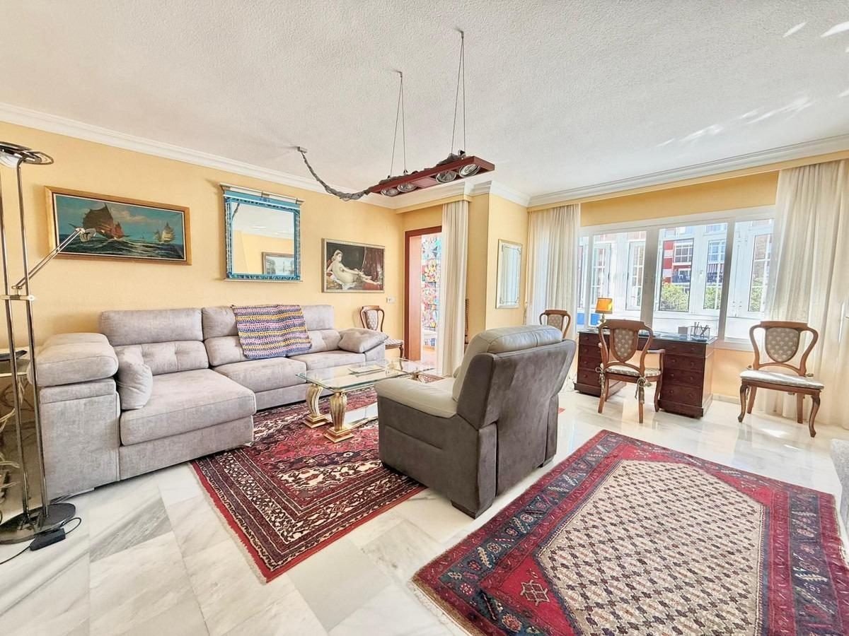 Ático en venta en Las Lagunas, Mijas Costa | 3 dormitorios, gran luminosidad y ubicación privilegiada en la Costa del Sol — Foto 3