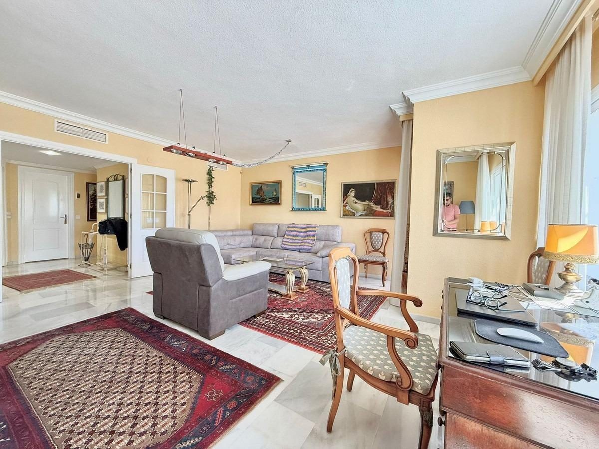Ático en venta en Las Lagunas, Mijas Costa | 3 dormitorios, gran luminosidad y ubicación privilegiada en la Costa del Sol — Foto 5