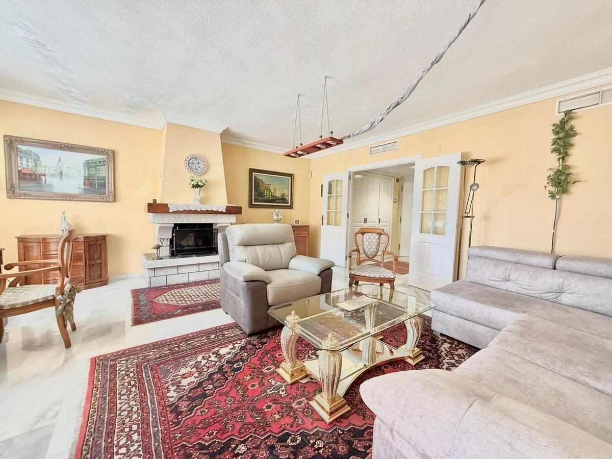 Ático en venta en Las Lagunas, Mijas Costa | 3 dormitorios, gran luminosidad y ubicación privilegiada en la Costa del Sol — Foto 7