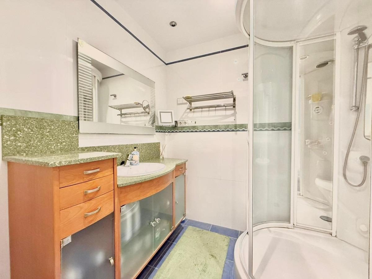Ático en venta en Las Lagunas, Mijas Costa | 3 dormitorios, gran luminosidad y ubicación privilegiada en la Costa del Sol — Foto 17