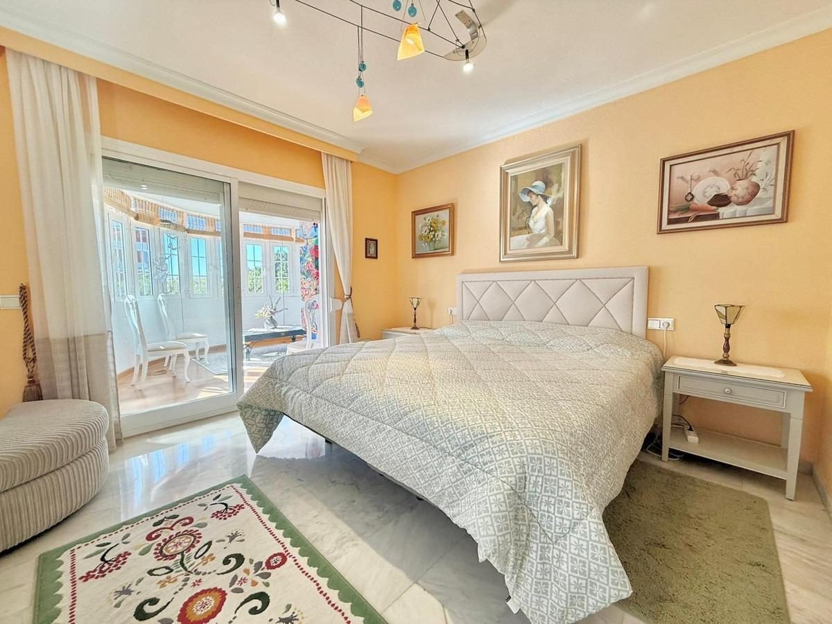 Ático en venta en Las Lagunas, Mijas Costa | 3 dormitorios, gran luminosidad y ubicación privilegiada en la Costa del Sol — Foto 14