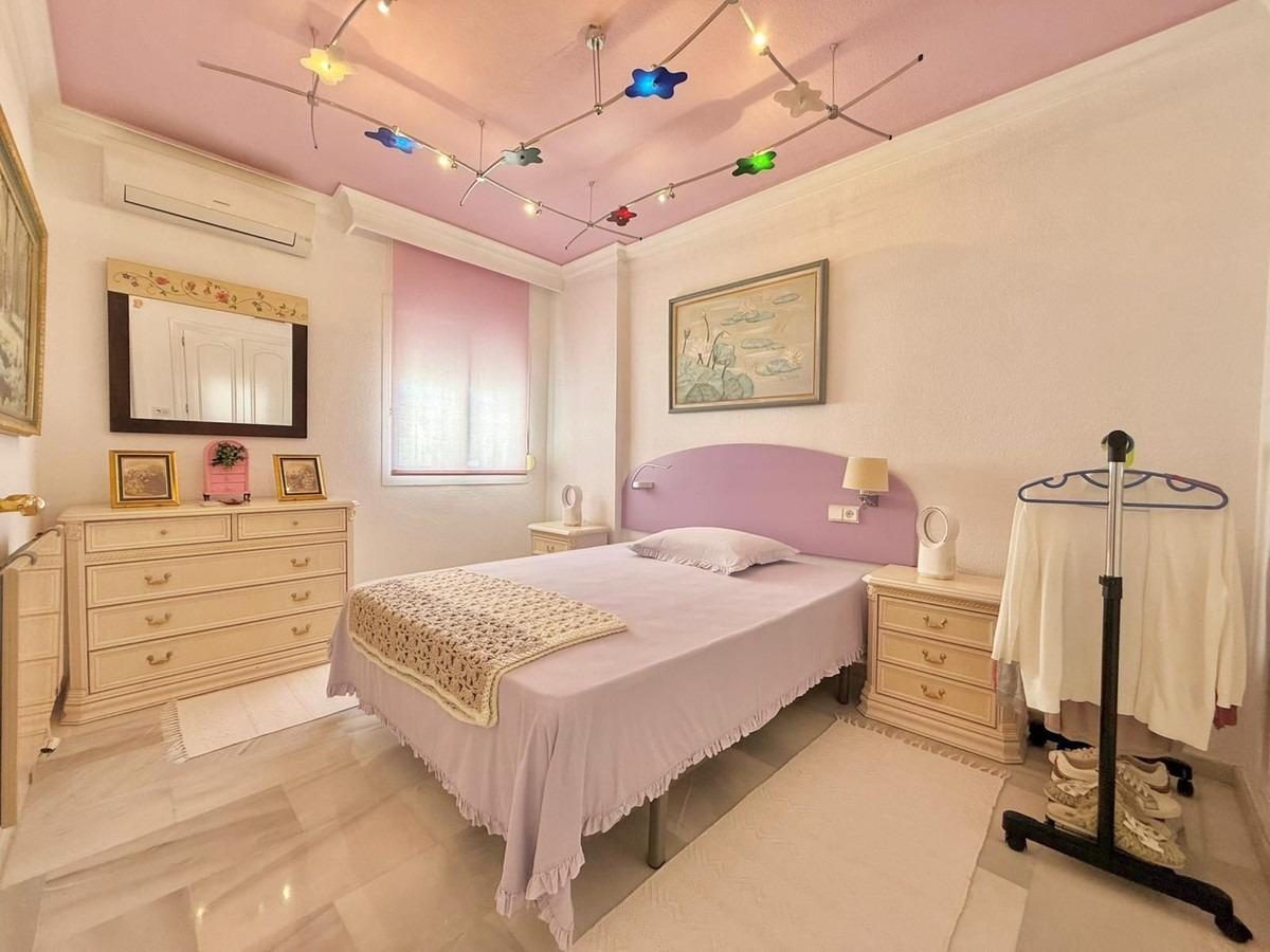 Ático en venta en Las Lagunas, Mijas Costa | 3 dormitorios, gran luminosidad y ubicación privilegiada en la Costa del Sol — Foto 15