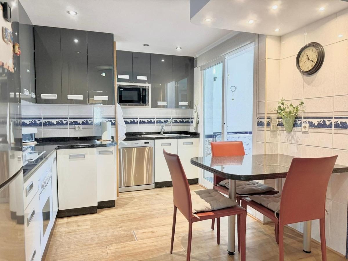 Ático en venta en Las Lagunas, Mijas Costa | 3 dormitorios, gran luminosidad y ubicación privilegiada en la Costa del Sol — Foto 4