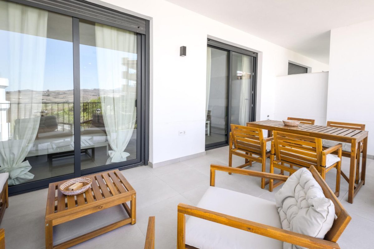 Apartamento en venta en Calanova Golf, Mijas Costa con jardín privado, terraza, piscina y garaje — Foto 4