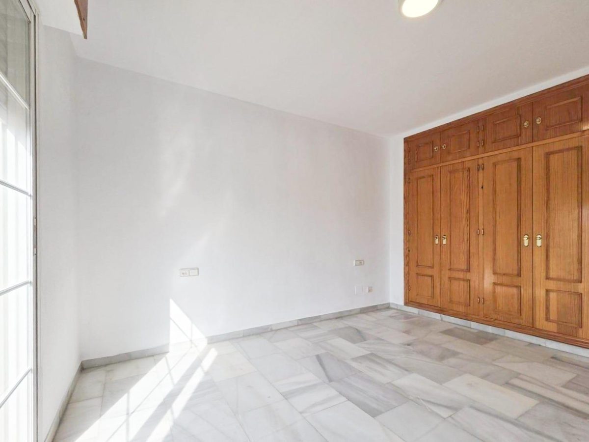 Amplio Piso de 3 Dormitorios en Las Lagunas, Mijas Costa | Costa del Sol — Foto 22