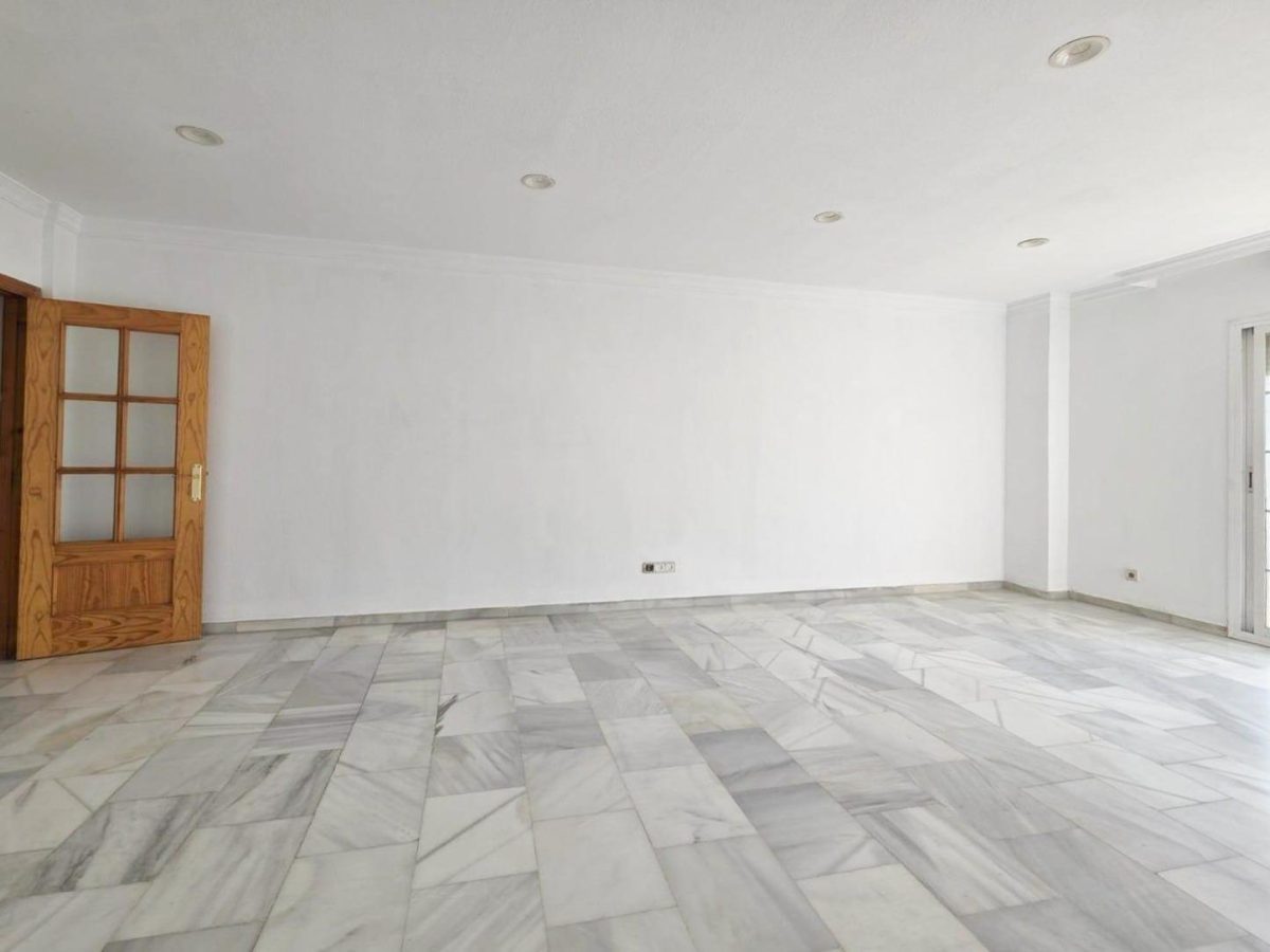 Amplio Piso de 3 Dormitorios en Las Lagunas, Mijas Costa | Costa del Sol — Foto 5