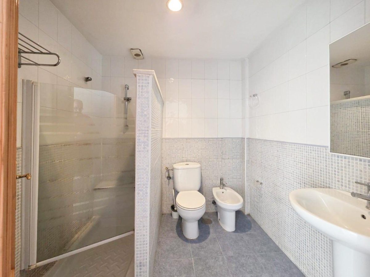 Amplio Piso de 3 Dormitorios en Las Lagunas, Mijas Costa | Costa del Sol — Foto 18