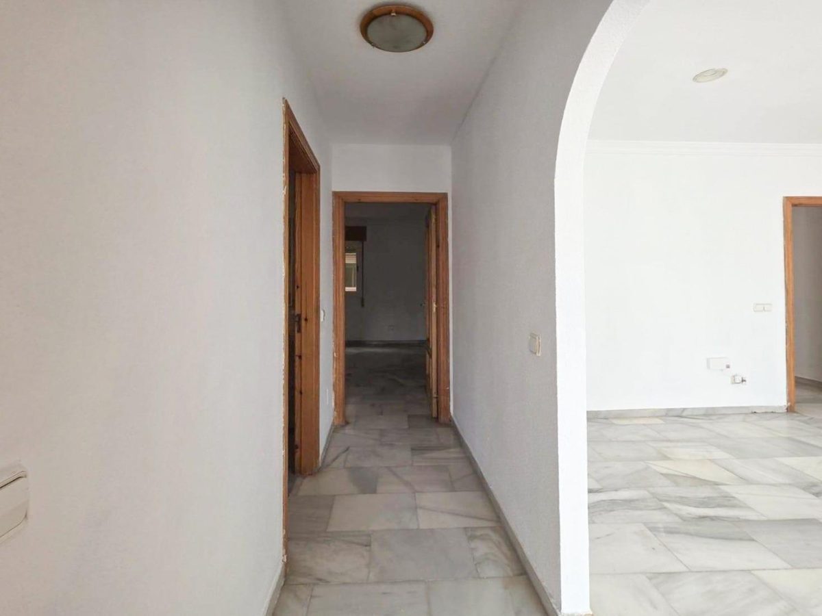 Amplio Piso de 3 Dormitorios en Las Lagunas, Mijas Costa | Costa del Sol — Foto 24