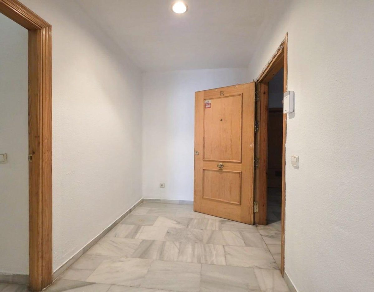 Amplio Piso de 3 Dormitorios en Las Lagunas, Mijas Costa | Costa del Sol — Foto 9