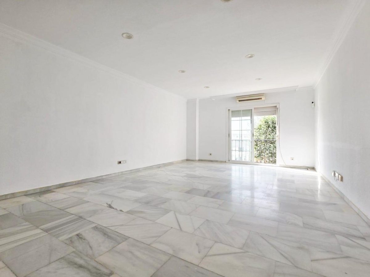Amplio Piso de 3 Dormitorios en Las Lagunas, Mijas Costa | Costa del Sol — Foto 3