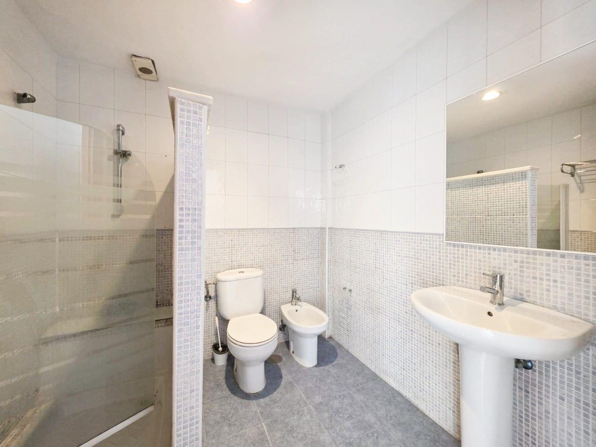 Amplio Piso de 3 Dormitorios en Las Lagunas, Mijas Costa | Costa del Sol — Foto 15