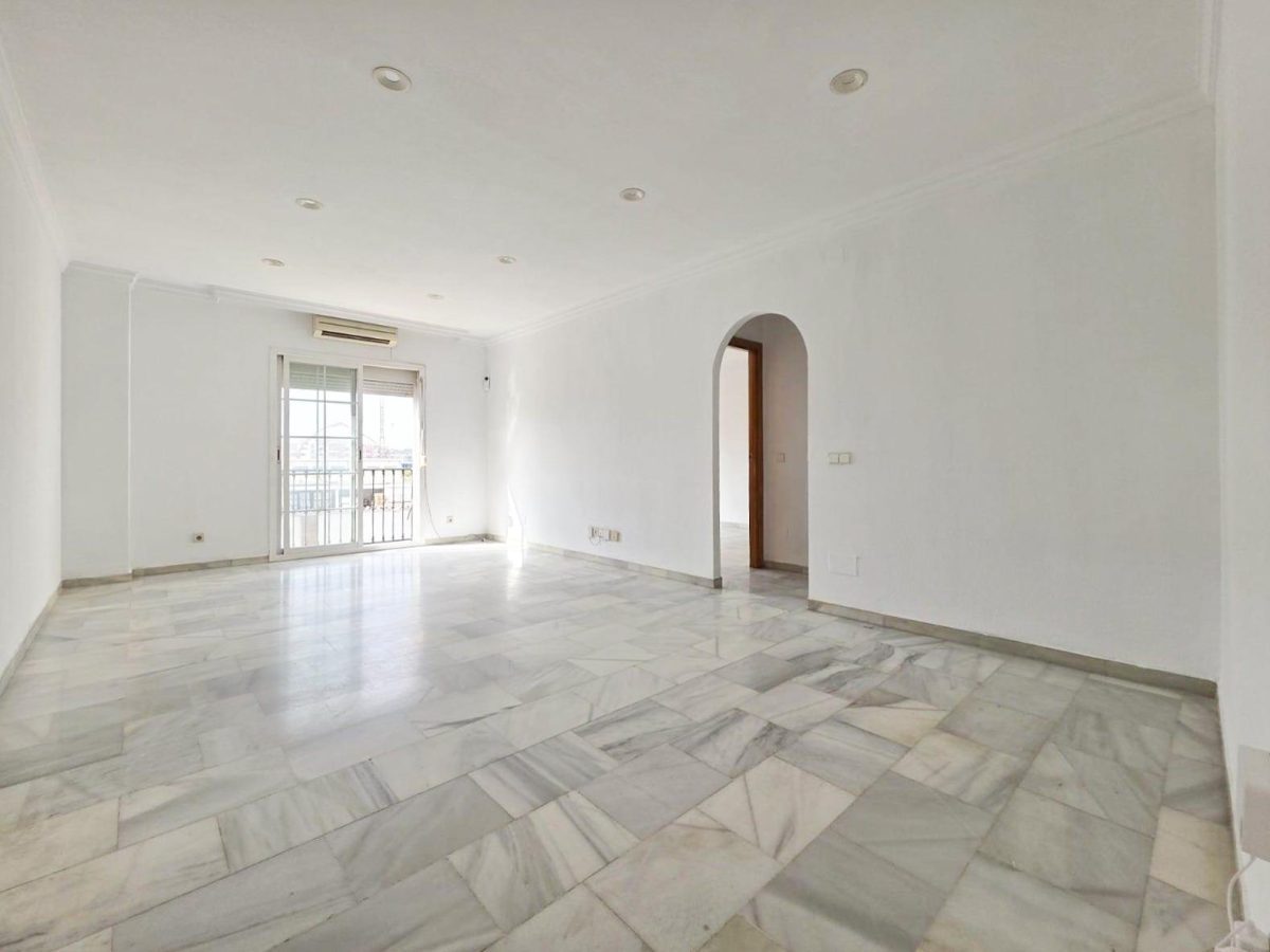 Amplio Piso de 3 Dormitorios en Las Lagunas, Mijas Costa | Costa del Sol — Foto 1
