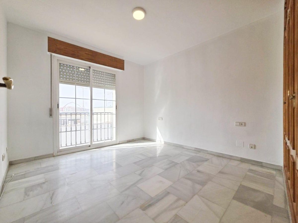 Amplio Piso de 3 Dormitorios en Las Lagunas, Mijas Costa | Costa del Sol — Foto 21