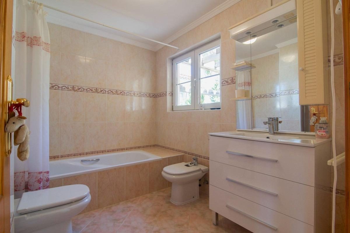 Villa de lujo en Fuengirola, Costa del Sol: exclusividad, diseño y una ubicación privilegiada junto al mar — Foto 13