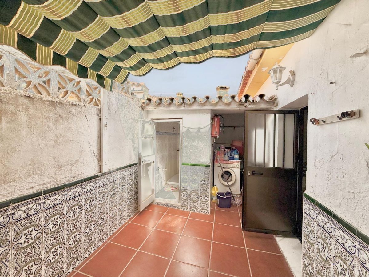 Chalet independiente en una sola planta con jardín, garaje y gran potencial en El Lagarejo, Mijas — Foto 3