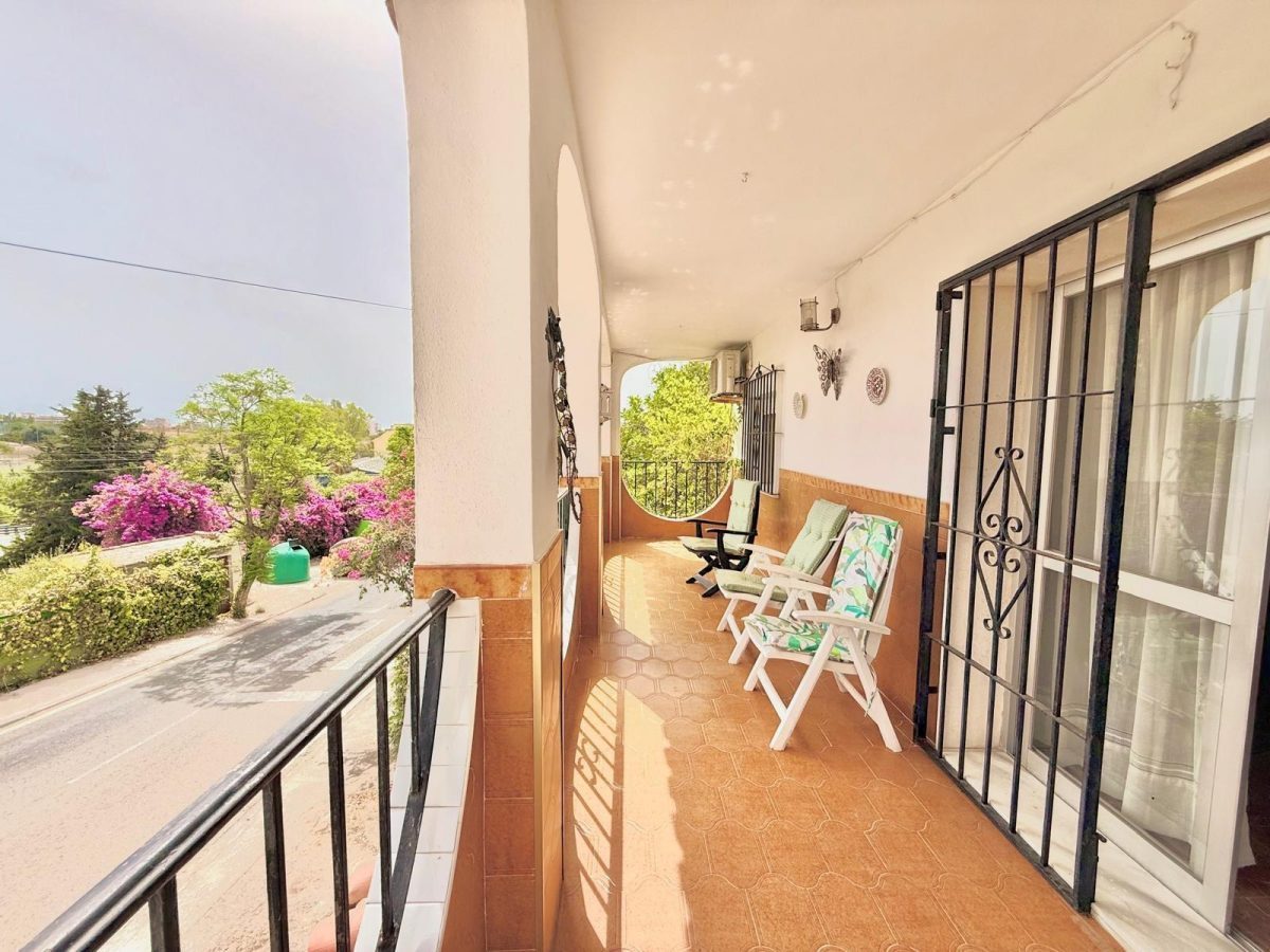 Chalet independiente en una sola planta con jardín, garaje y gran potencial en El Lagarejo, Mijas — Foto 18