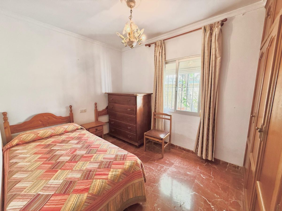 Chalet independiente en una sola planta con jardín, garaje y gran potencial en El Lagarejo, Mijas — Foto 11