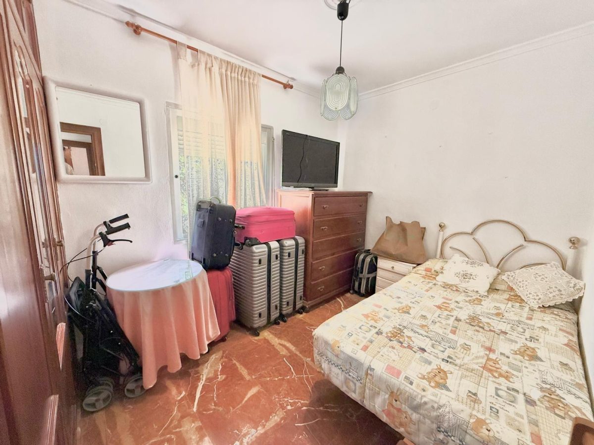 Chalet independiente en una sola planta con jardín, garaje y gran potencial en El Lagarejo, Mijas — Foto 10