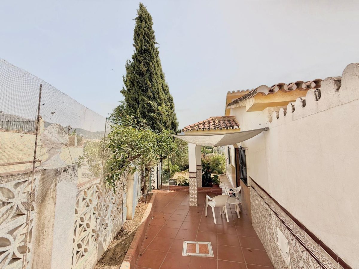 Chalet independiente en una sola planta con jardín, garaje y gran potencial en El Lagarejo, Mijas — Foto 30