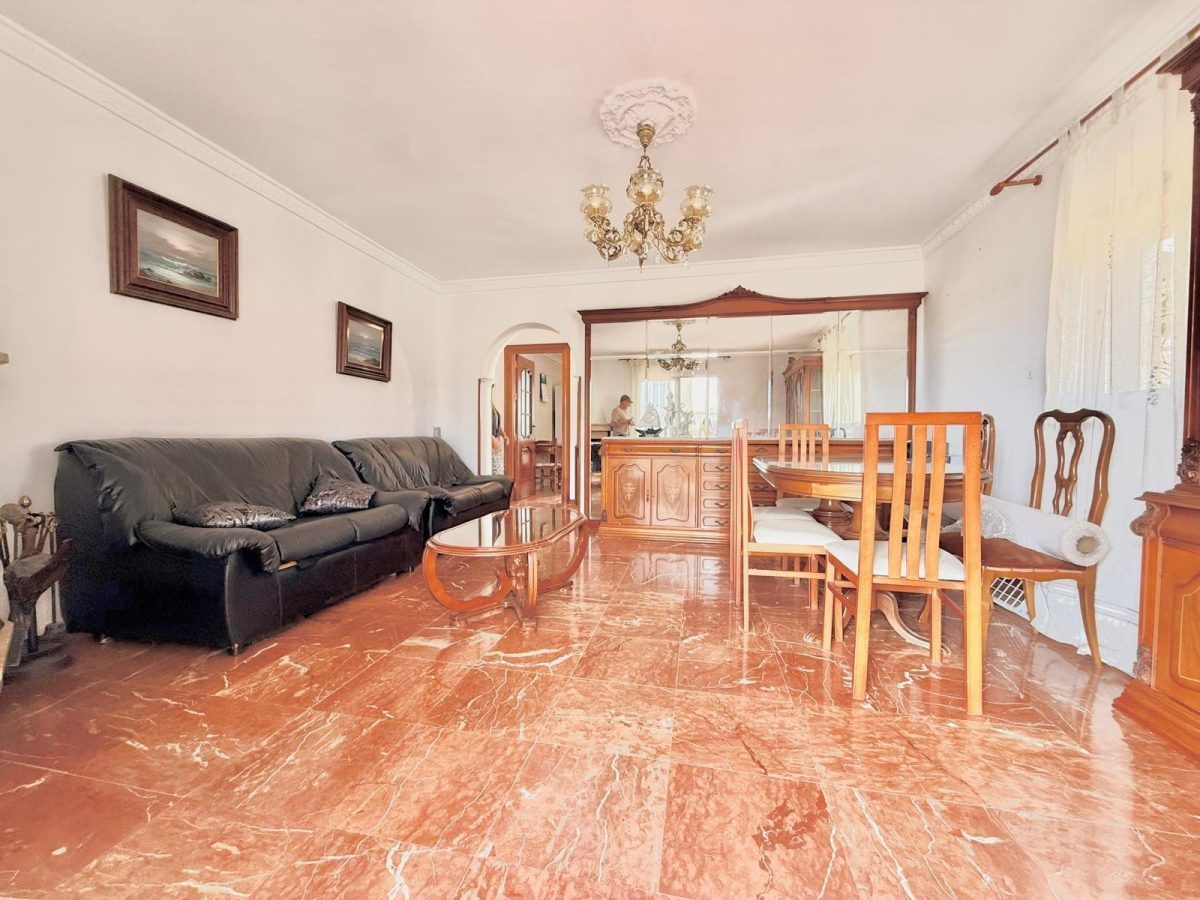 Chalet independiente en una sola planta con jardín, garaje y gran potencial en El Lagarejo, Mijas — Foto 19