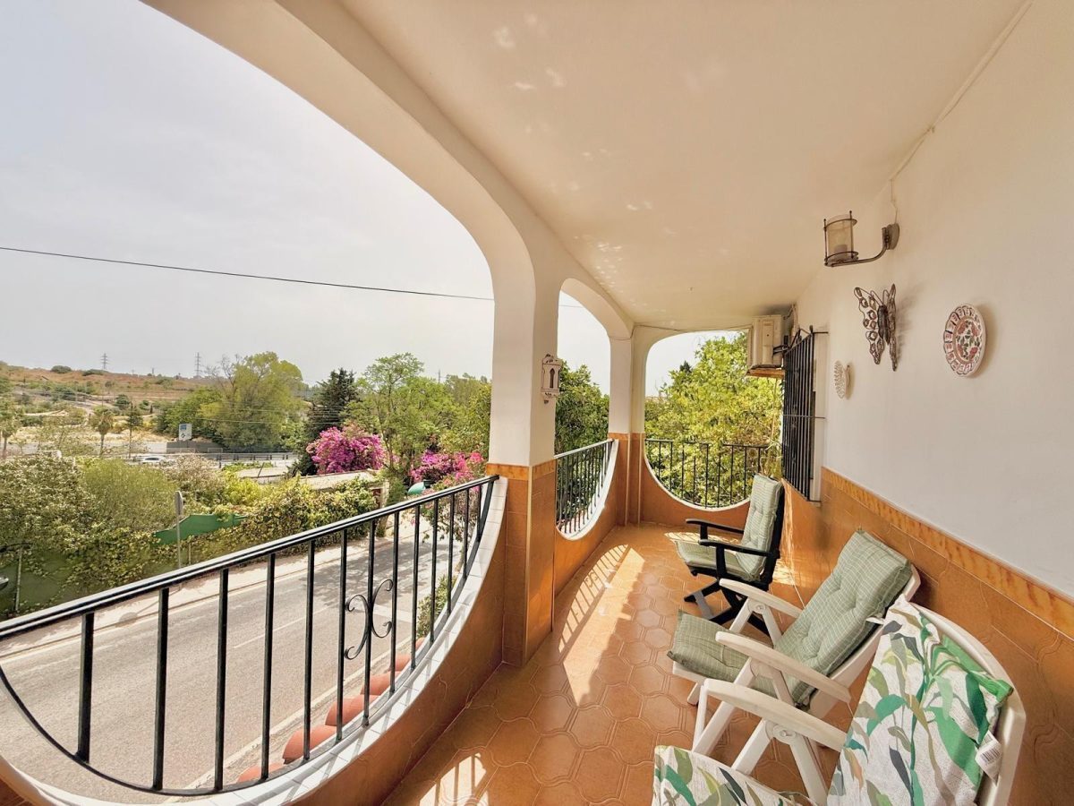 Chalet independiente en una sola planta con jardín, garaje y gran potencial en El Lagarejo, Mijas — Foto 14
