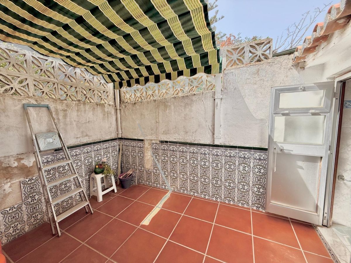 Chalet independiente en una sola planta con jardín, garaje y gran potencial en El Lagarejo, Mijas — Foto 4