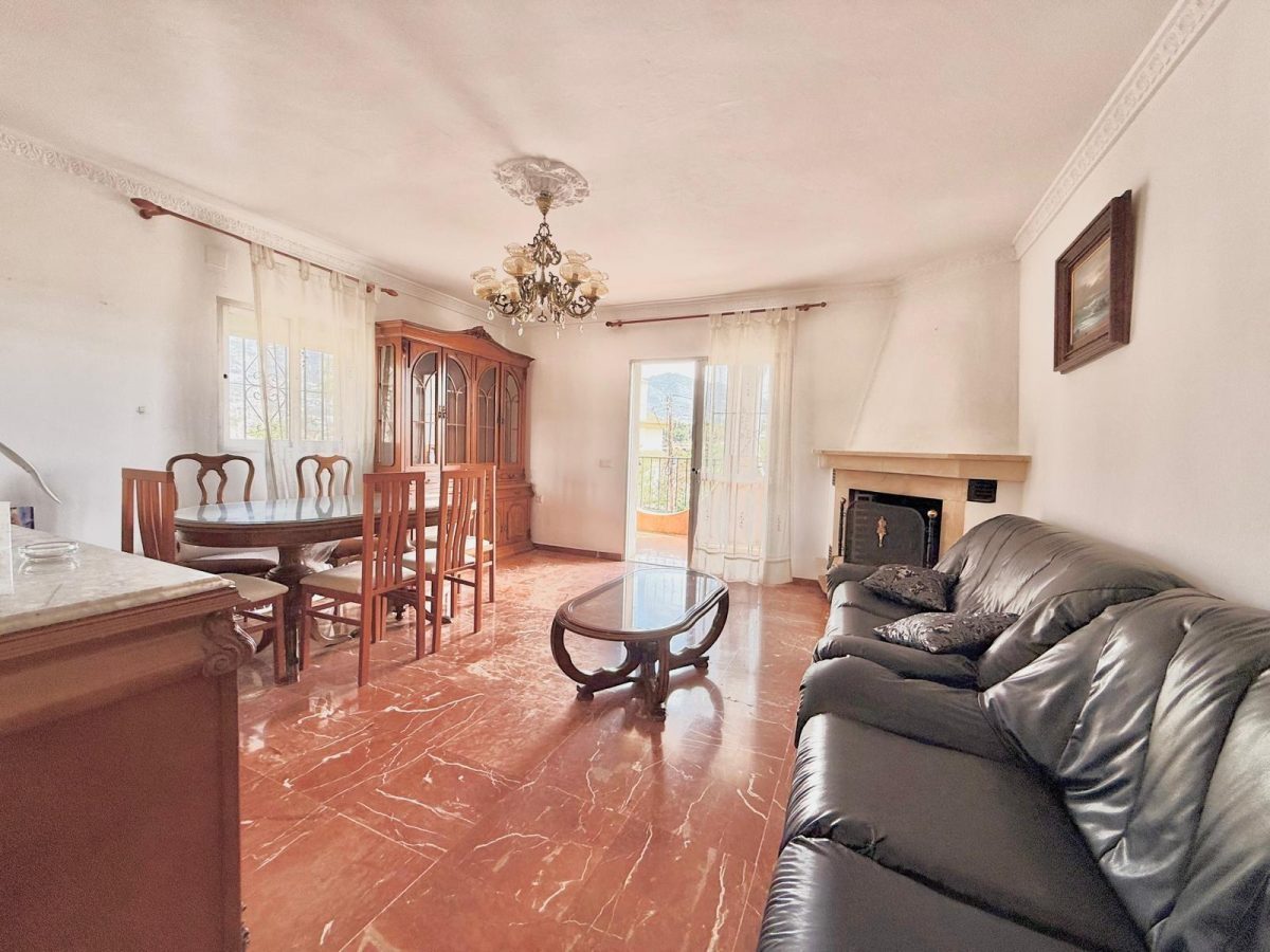 Chalet independiente en una sola planta con jardín, garaje y gran potencial en El Lagarejo, Mijas — Foto 7