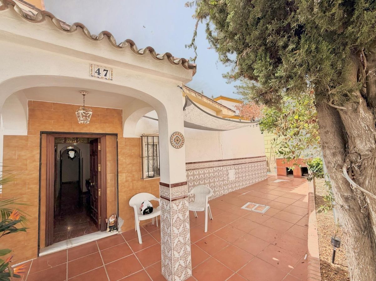 Chalet independiente en una sola planta con jardín, garaje y gran potencial en El Lagarejo, Mijas — Foto 29
