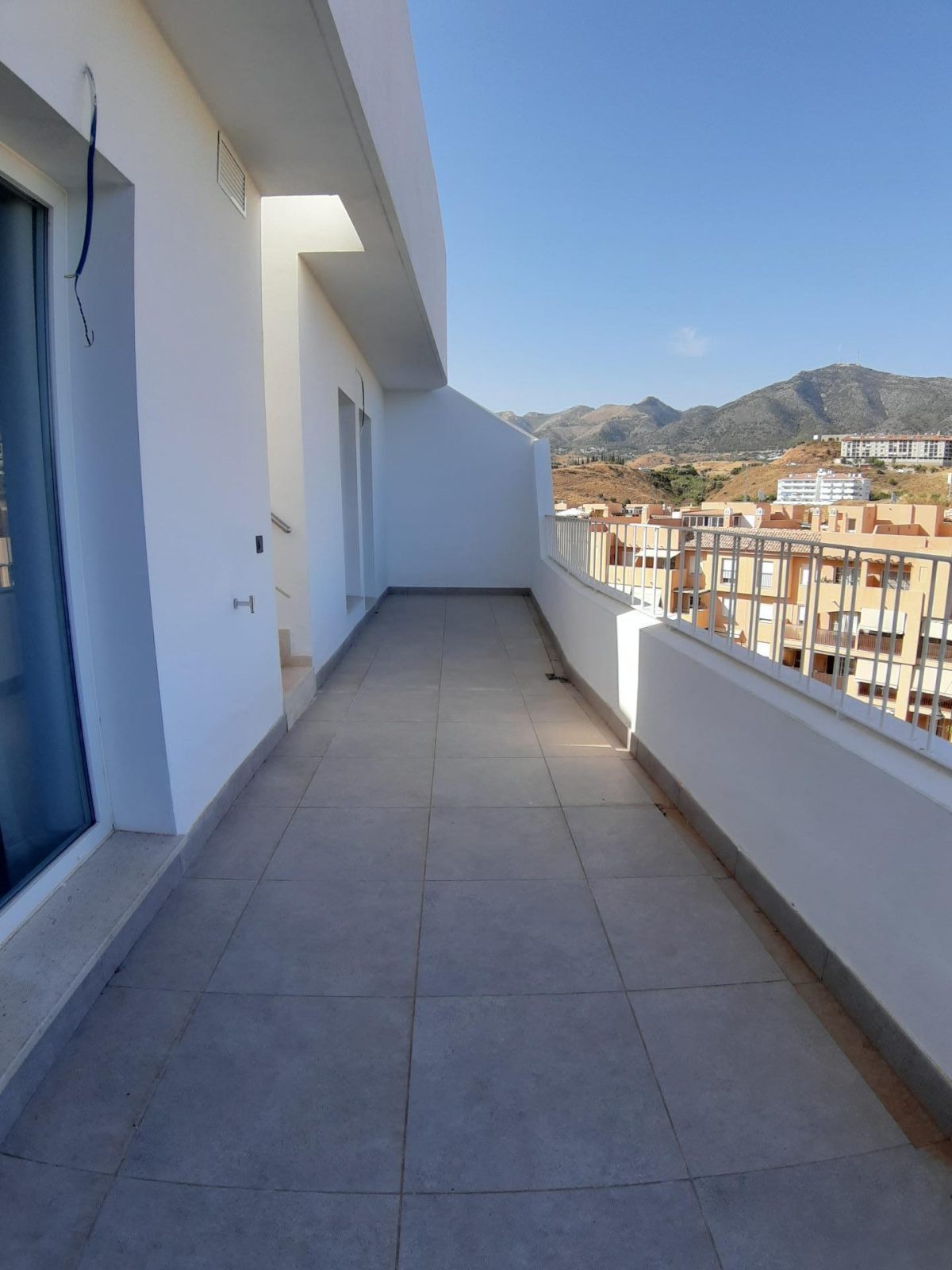 ÁTICOS DE OBRA NUEVA A ESTRENAR EN FUENGIROLA – ALQUILER DE LARGA TEMPORADA — Foto 13