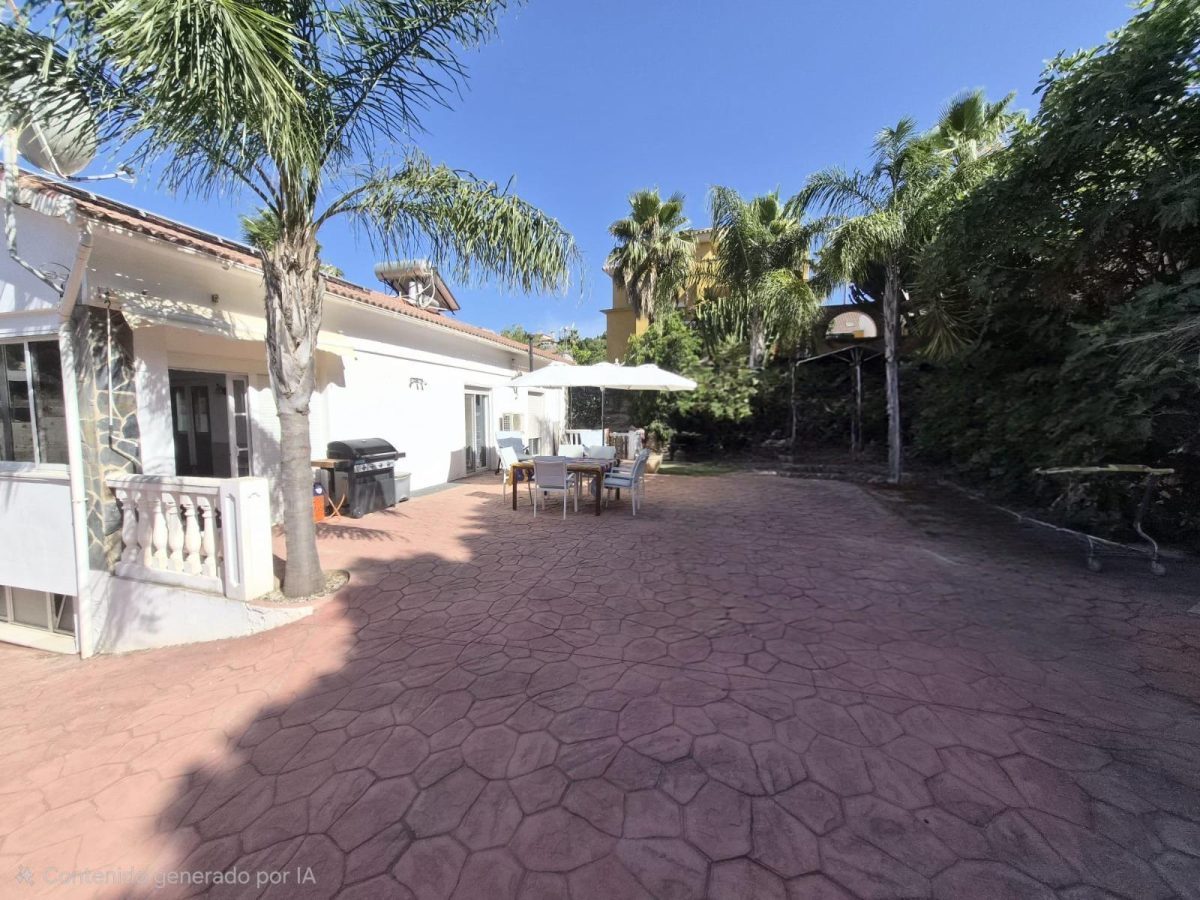 Chalet independiente con 3 viviendas, piscina y vistas al mar en Pinos de Alhaurín | Alhaurín de la Torre | Costa del Sol — Foto 24