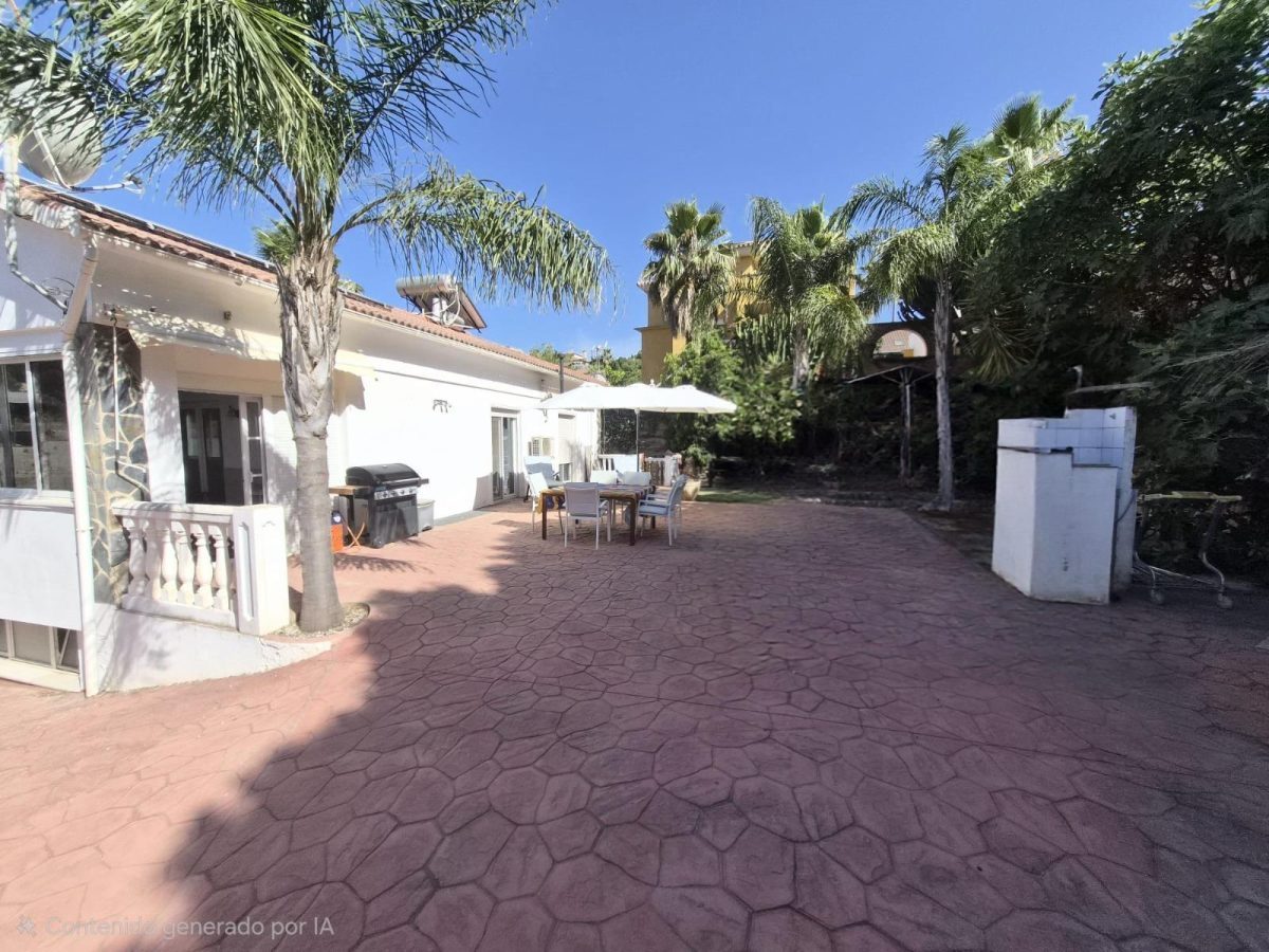 Chalet independiente con 3 viviendas, piscina y vistas al mar en Pinos de Alhaurín | Alhaurín de la Torre | Costa del Sol — Foto 2